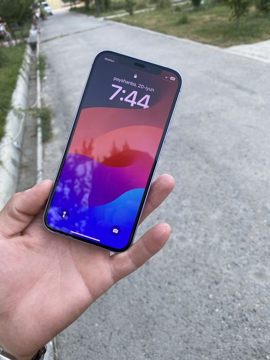 iphone 12   128.  80%