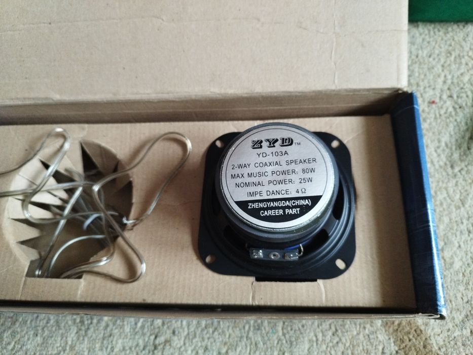 Продам одну колонку. Новая.