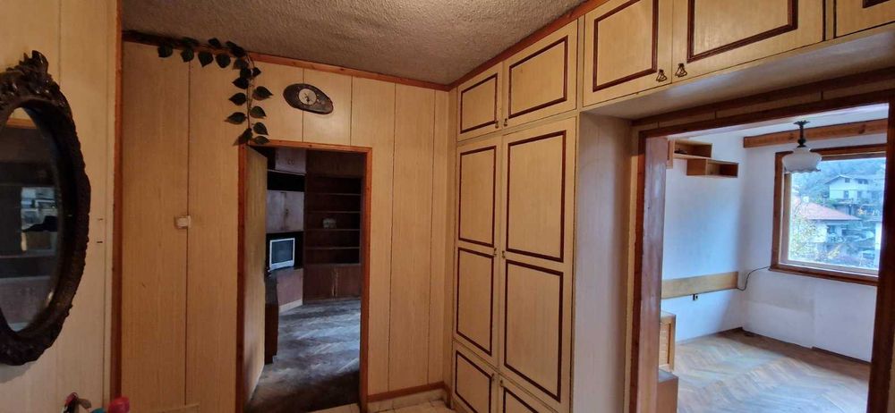 Продава се Четиристаен апартамент в Тетевен - 93 кв.м за 861 €/кв.м - Снимка #1