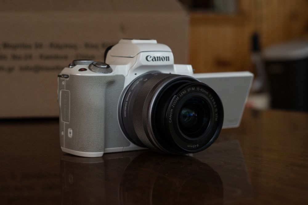 Canon m50 mark i + аксесоари