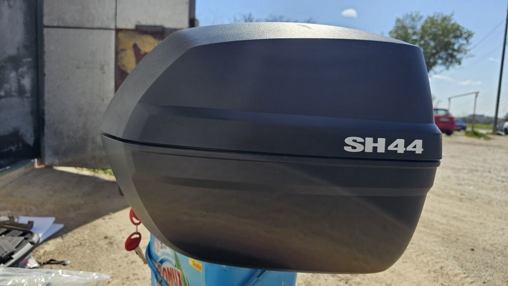 Super ofertă! Top Case SHAD SH44 + placă de montare