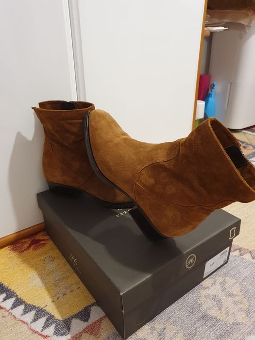 Botine din piele intoarsa