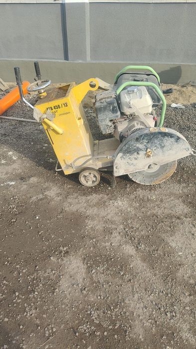 Mașină tăiat beton