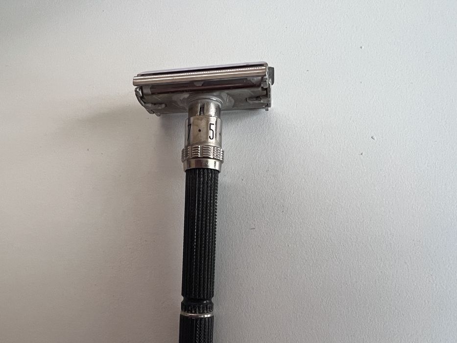 Рядък Gillette Super Adjustable 109 "Black Beauty" - Винтидж самобръсначка