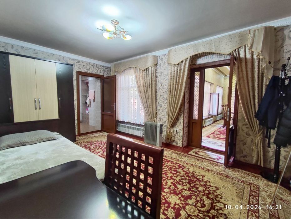 Яккасаройда ховли сотилади