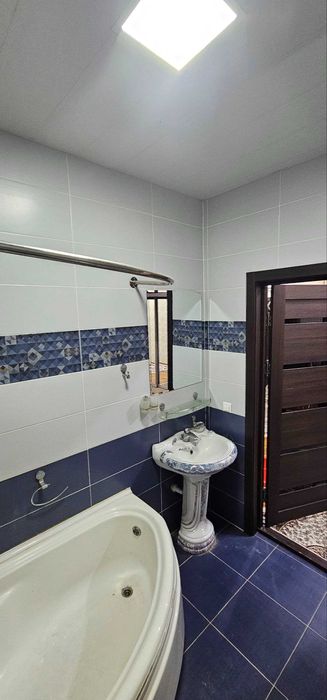 Янги Домдан 1 каватдан 2 хонали квартира сотилади 6 микрн Лавита