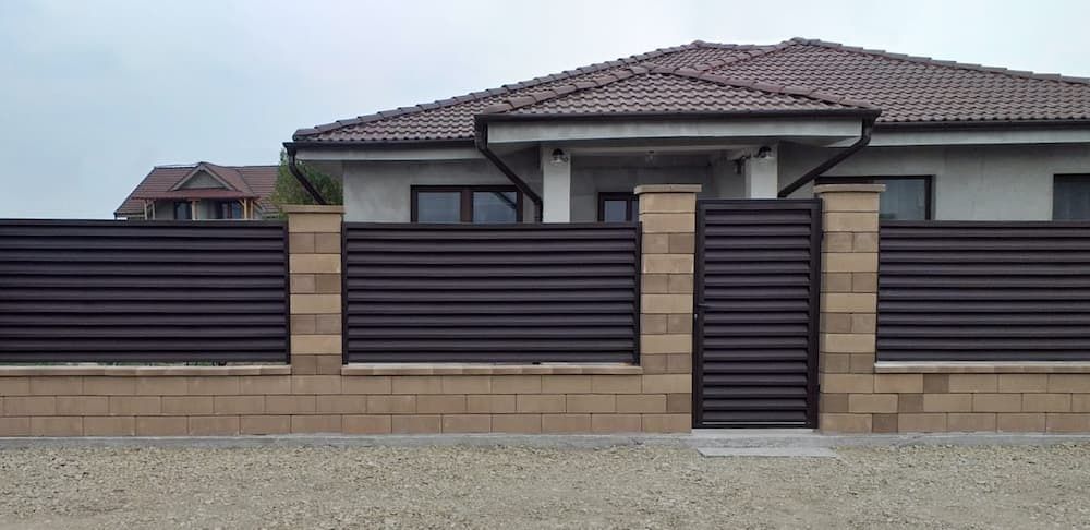 Construim garduri și porți exact după cerințele dumneavoastră (cu sau