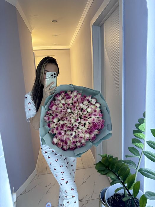 Пионовидные розы 101 штук