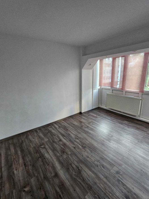 Vânzare apartament 4 camere