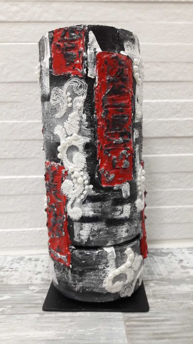 Вази ръчна изработка индивидуални модели .