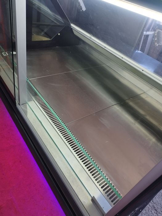 Хладилна витрина за месо,колбаси и др.