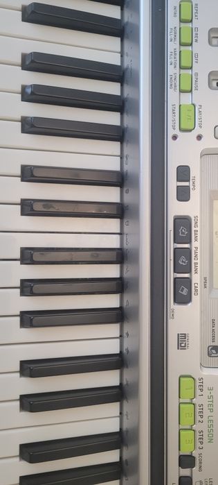 Продам синтезатор Casio LK -200S, Япония