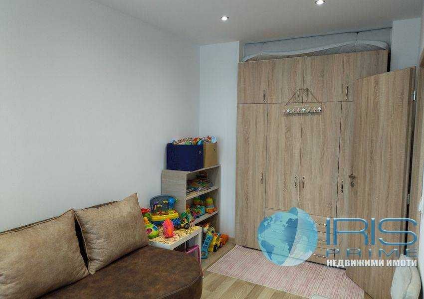 Продава се Тристаен апартамент в Шумен, Боян Българанов 1 - 77 кв.м за 1252 €/кв.м - Снимка #4