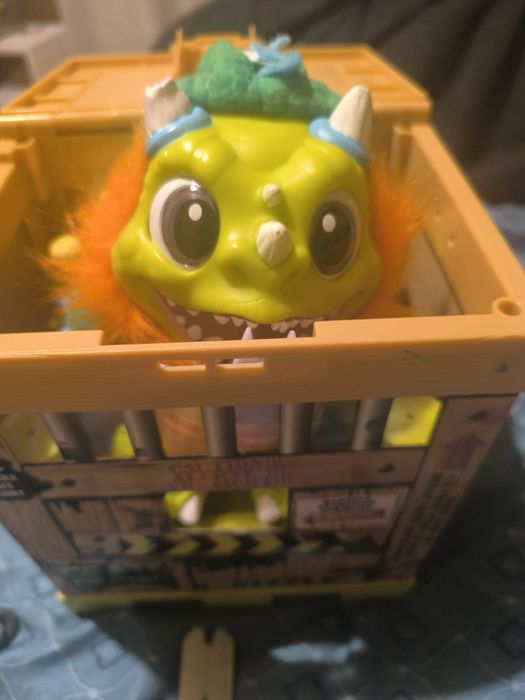 Jucarie interactiva Crate Creatures - Sizzle+Gratuit Pistol  NERF