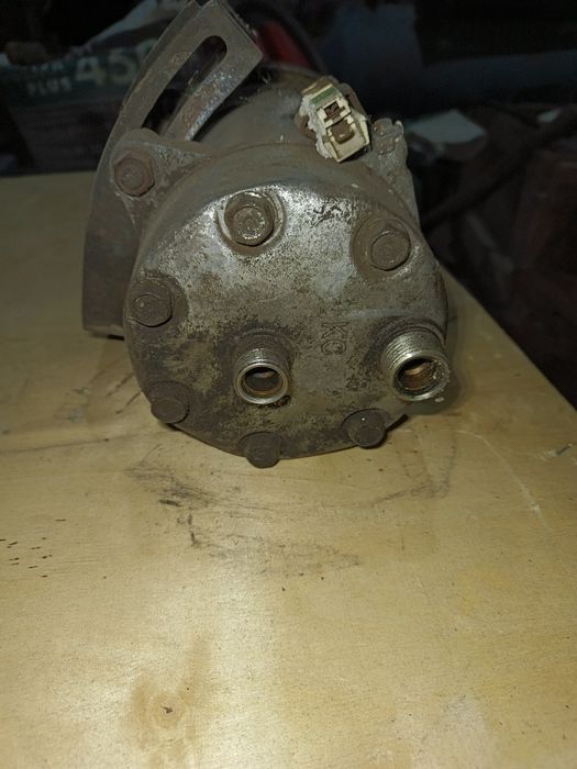 Продам компрессор кондиционера пассат