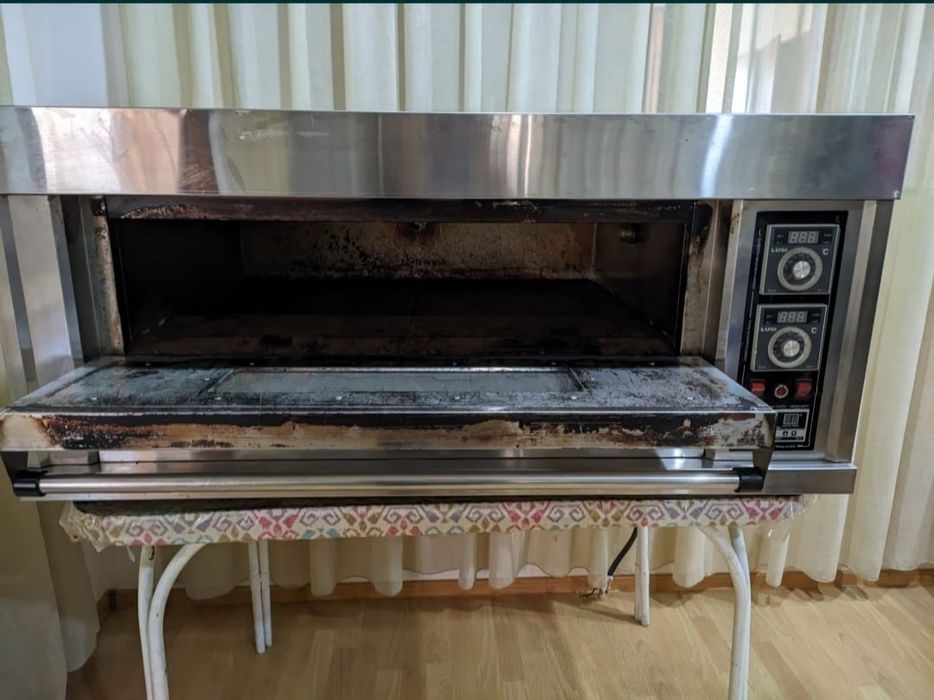 Продам духовую печь (духовка)