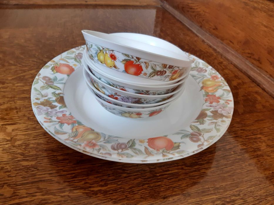 Set masa ARCOPAL (Boluri si Platouri)