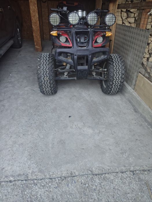 Vând ATV Hummer 250