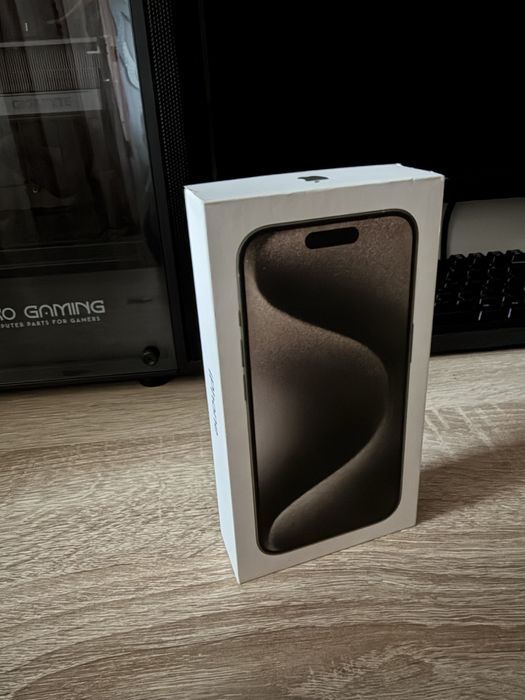 Vând iPhone 15 Pro Impecabil + Garantie + Factura