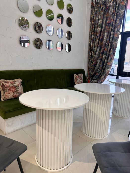 Столы белые круглые