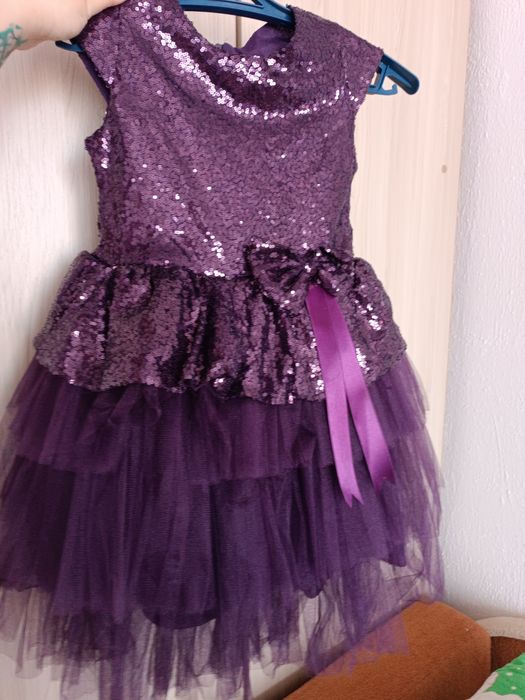 Платье на девочку 5-6 лет