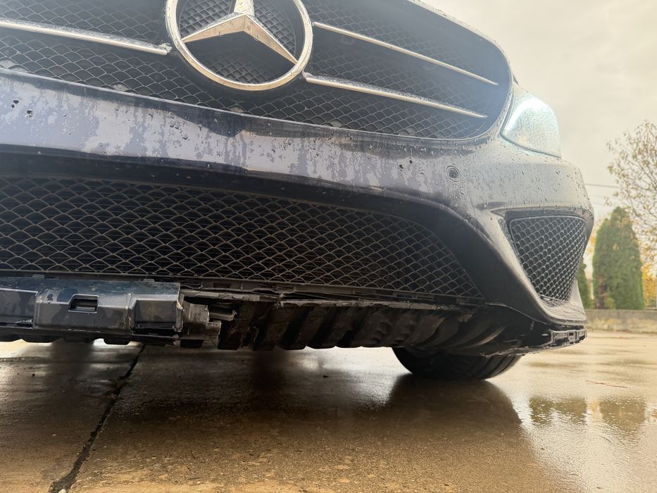 Mercedes-Benz C200d pachet AMG Foarte usor avariată!