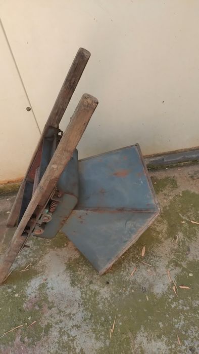 Продавам мелачка за грозде,,,гаечни ключове от 32 до 50