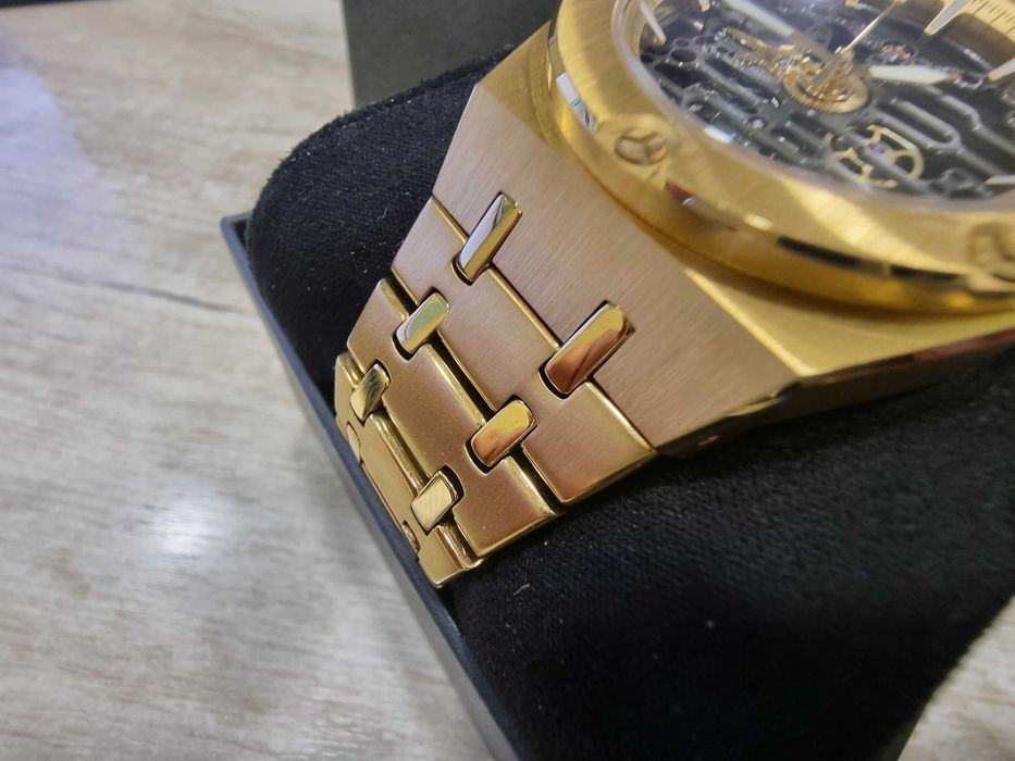 Златист автоматичен часовник Trendhim