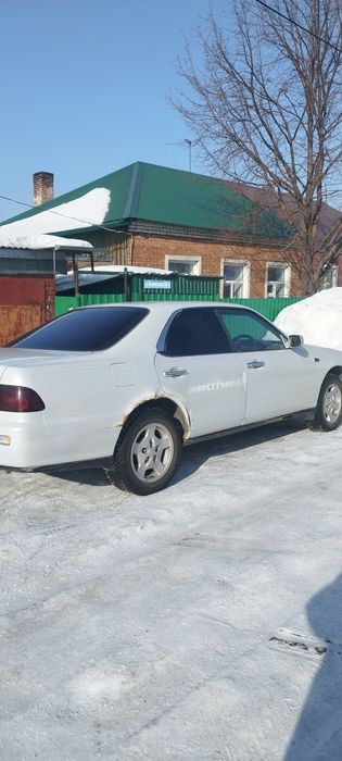 Автомобиль Nissan Leopard