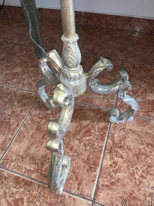 Veioza cu picior din bronz si abajur Tiffany