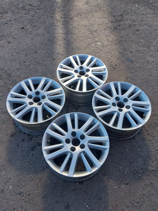 Диски R17 на Mitsubishi outlander.