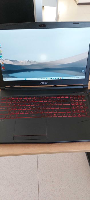 Продавам лаптоп MSI GL63-8RC