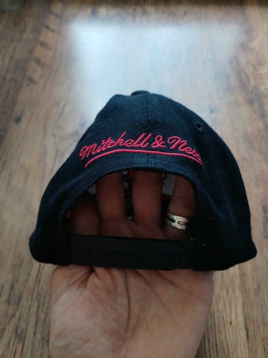chicago bulls mitchell and ness - страхотна шапка 100% оригинал много добро състояние универсален размер