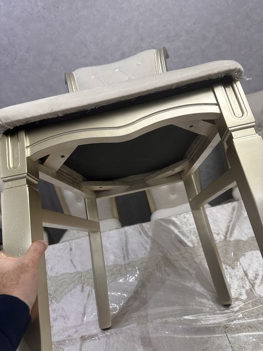 Продаётся обеденный стол со стульями (комплект на 12 человек)