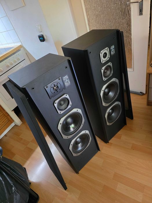 Colectionar! Vand o pereche de boxe Sharp CP-7700 MK2 , si multeAltele!!