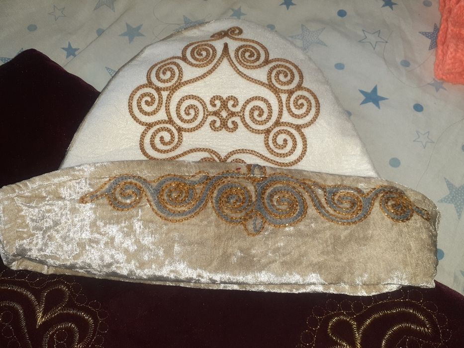 Тюбитейка и безрукавка.