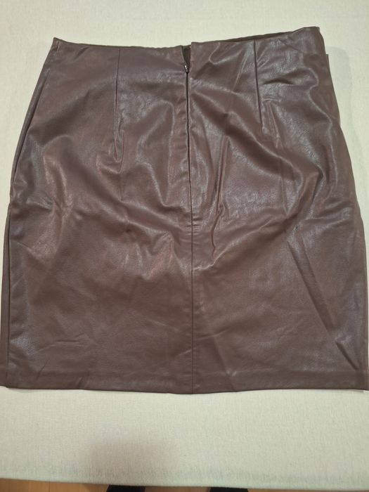 Нови Дамски кожени поли