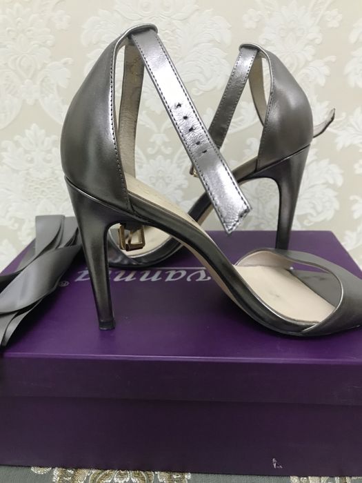 Стильные босоножки