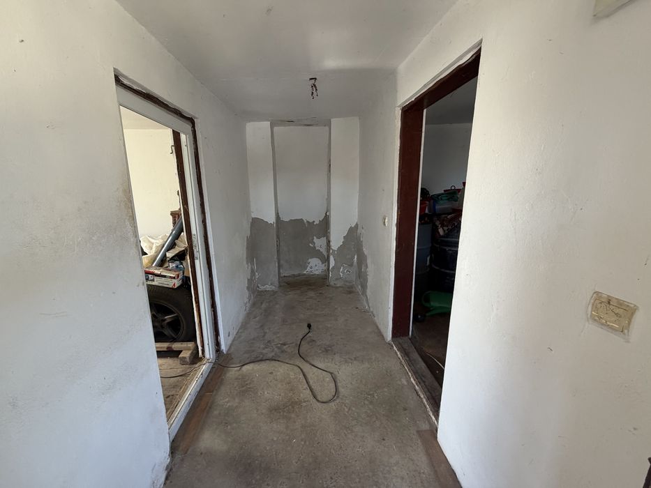 Teren cu casa  de vanazre