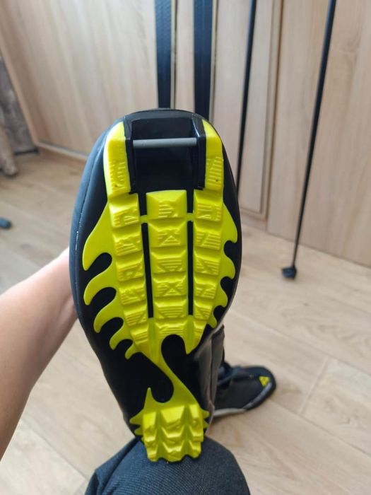 Продам лыжи 44 размер