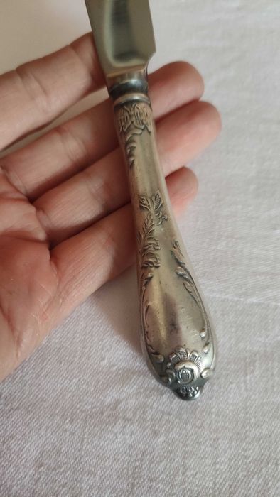 Масивни посребрени ножове от мелхиор