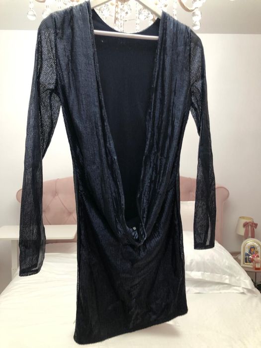 Vand rochie ocazie