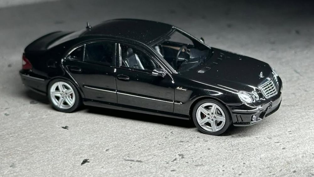 Mercedes-Benz E63 W211