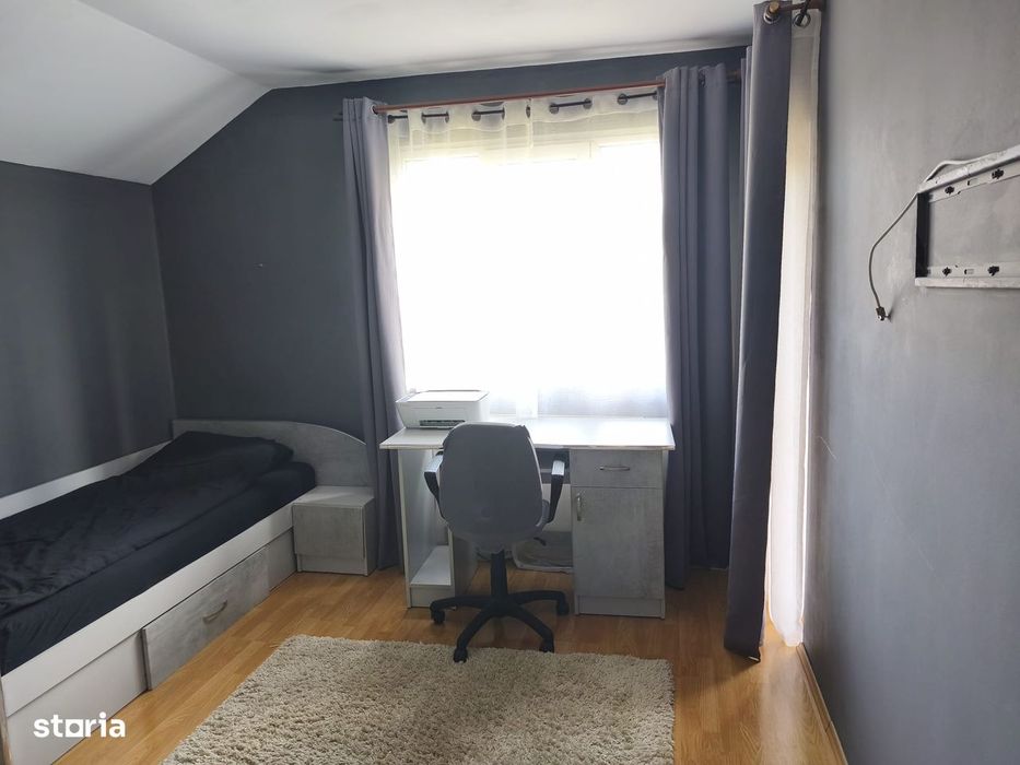 Casa cu mansarda in Acatari