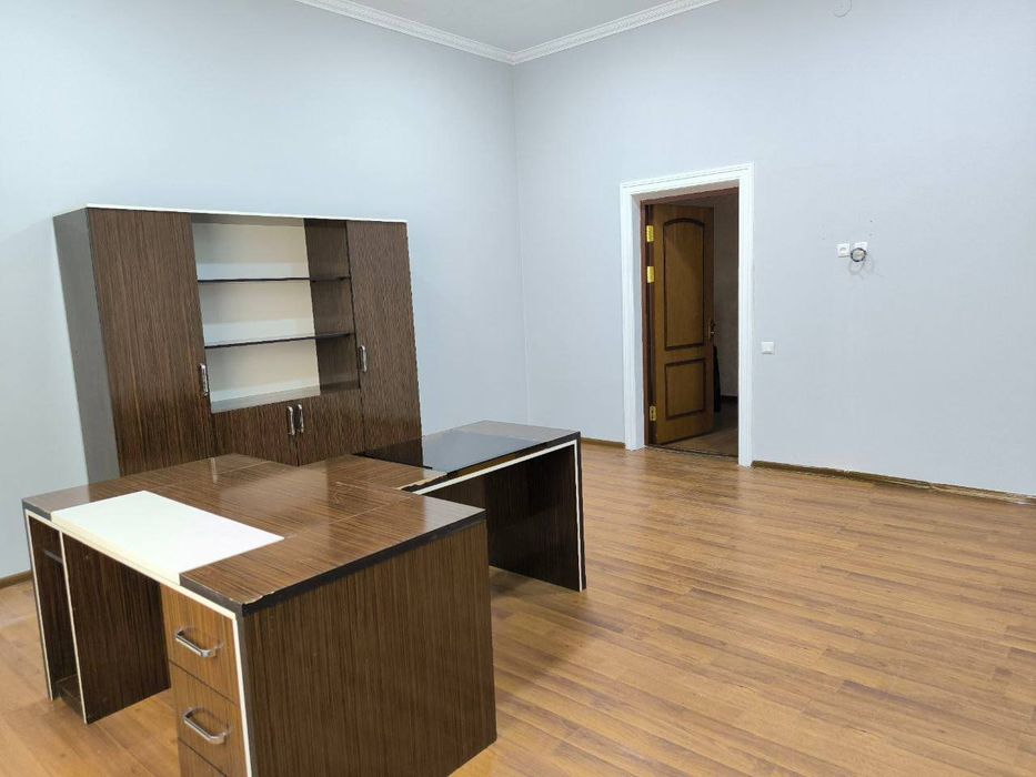 Пионерская с мебелью для малой компании 24/7