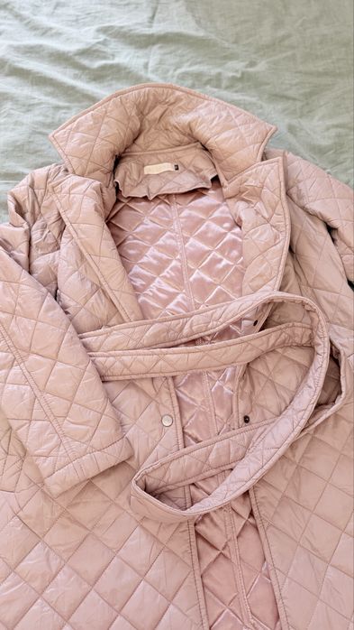 Стеганый плащ и дубленка от Uniqlo