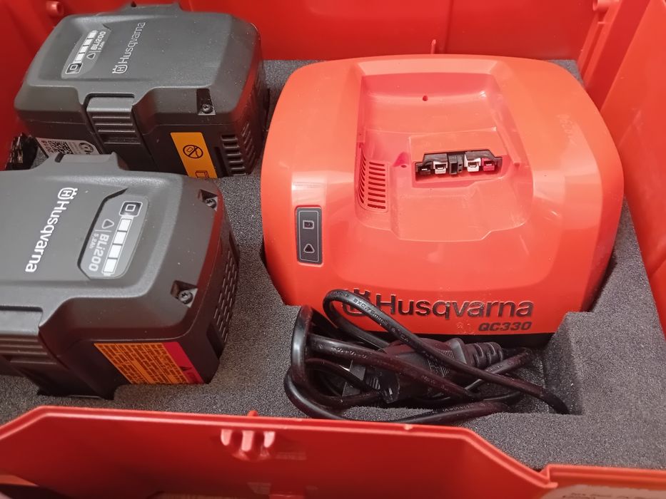 Husqvarna 540i XP + 2x Bli200+Qc330
