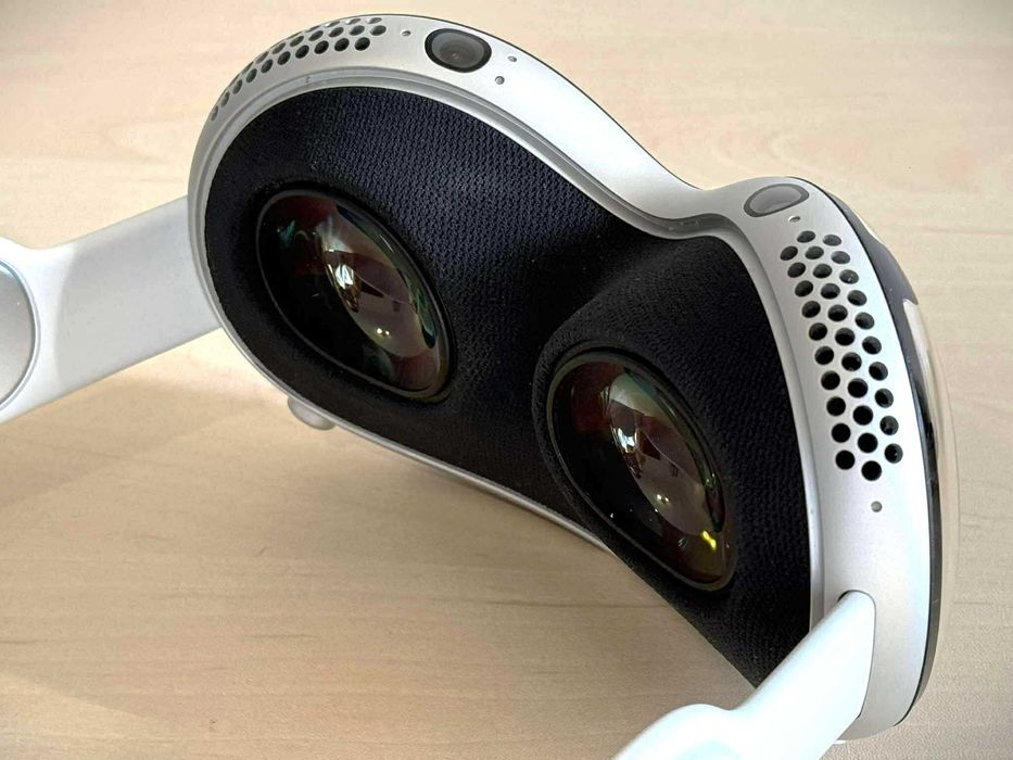 Бартер! Apple Vision Pro VR + Apple Travel Case