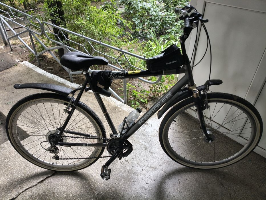 Bicicletă Trekking roți 28 și transmisie nouă.