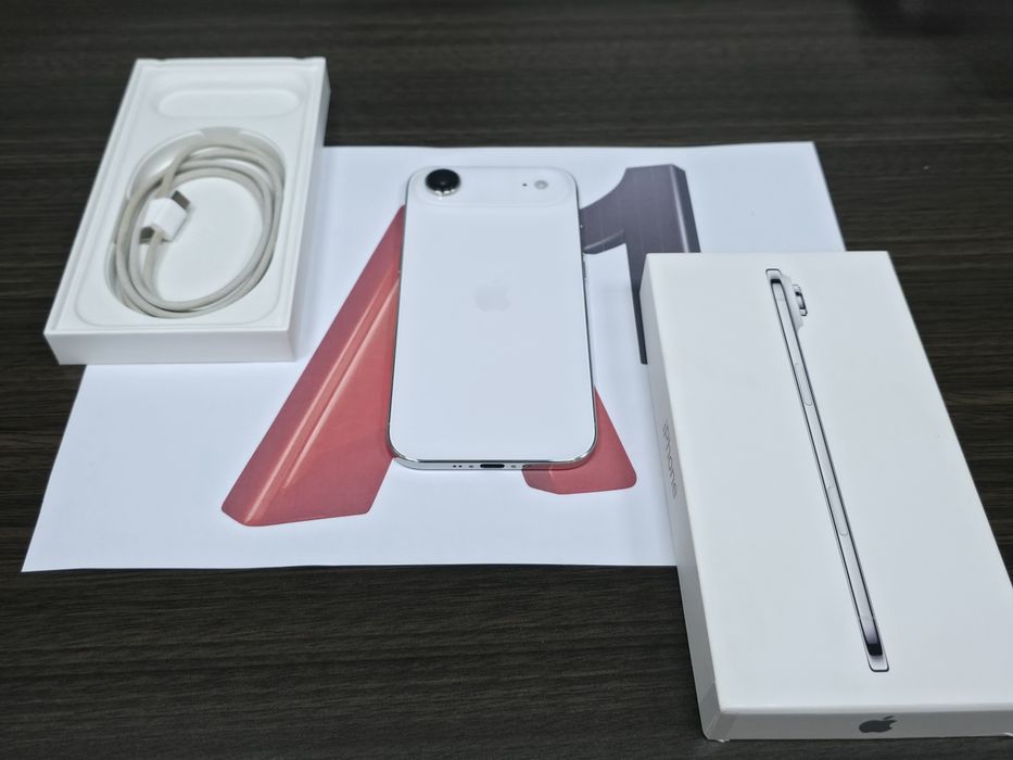 КАТО НОВ 256GB iPhone 17 Air Гаранция от A1 до 2028г. Cloud White | Бял